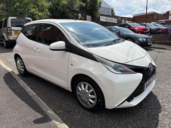 Toyota AYGO 1.0 VVT-i X-Play 5dr auto