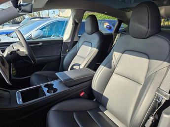 TESLA Model Y Auto RWD 5dr