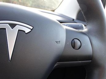 TESLA Model Y Auto RWD 5dr
