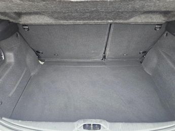 PEUGEOT 208 1.2l 5d   82 BHP